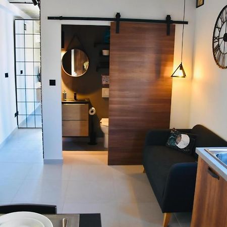 Chic Penthouse Industrial-Style Apartment Mosta Exterior photo